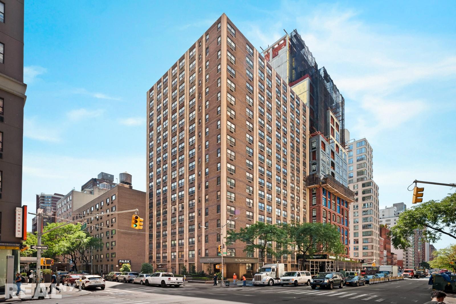 200 East 24th Street, Unit 706 Manhattan, NY 10010 - Photo 15 of 17 a view of a tall building next to a road