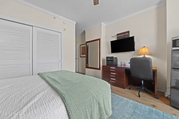 $338,000 | 2060 Beach Boulevard, Unit 906, Biloxi, MS 39531