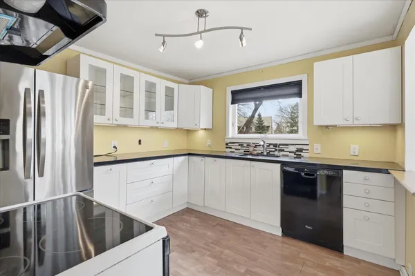 $415,000 | 1305 Spruce Place, Mound, MN 55364