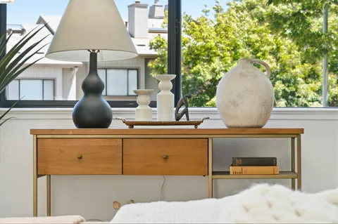 $1,098,000 | 3 Windward Hill, Oakland, CA 94618