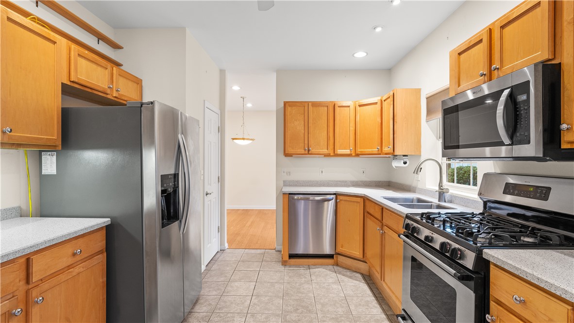 19 Rimwood Drive Smithfield, RI 02917 - Photo 12 of 41