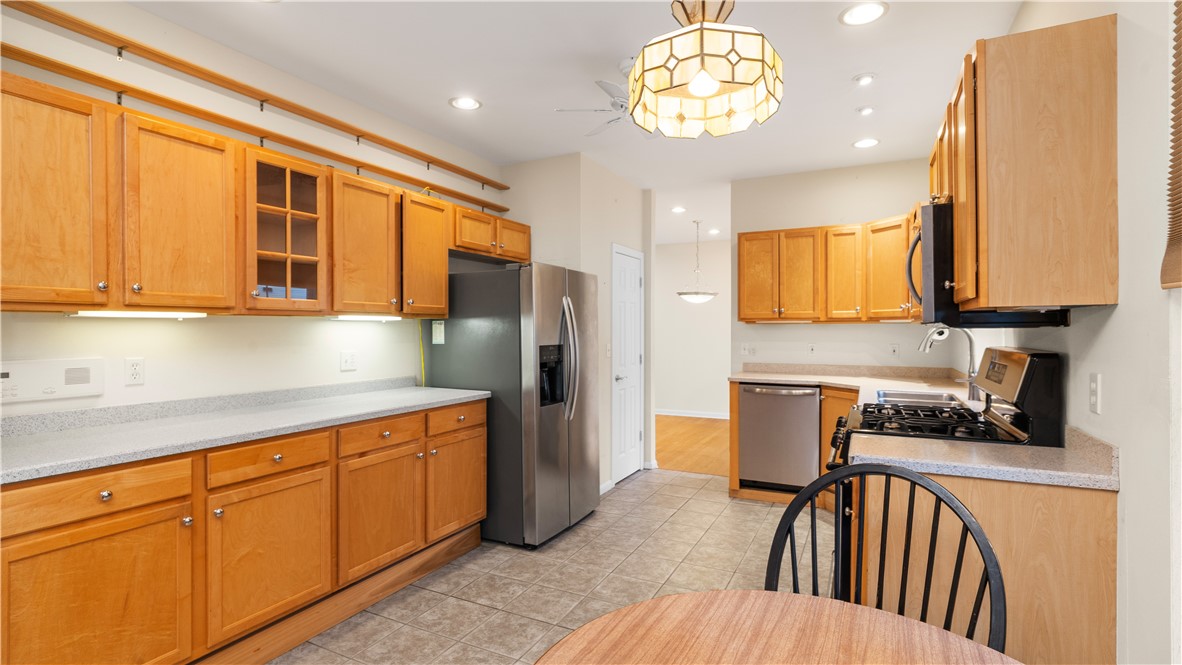 19 Rimwood Drive Smithfield, RI 02917 - Photo 13 of 41