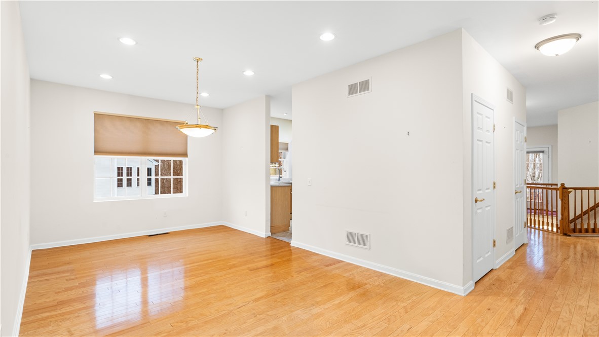 19 Rimwood Drive Smithfield, RI 02917 - Photo 7 of 41