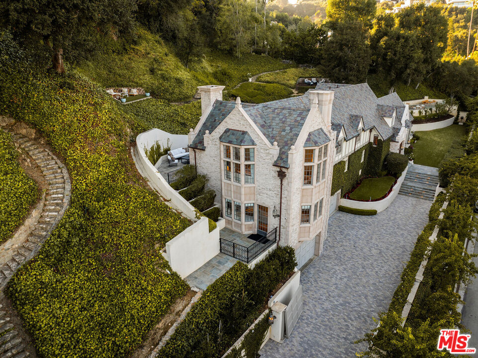 10950 Bellagio Road Los Angeles, CA 90077 - Photo 2 of 55