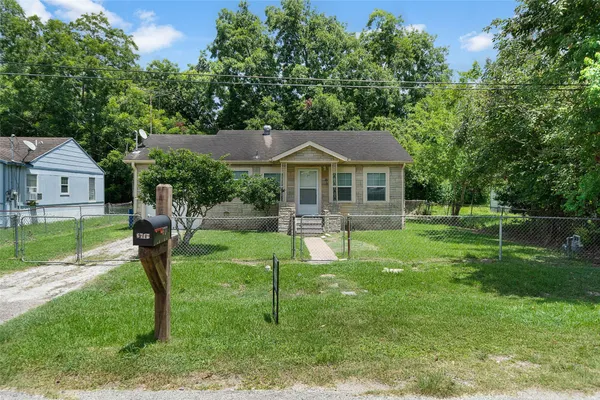 $1,500 | 6717 Carver Avenue, Hitchcock, TX 77563
