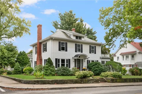 $895,000 | 640 East Avenue, Pawtucket, RI 02860