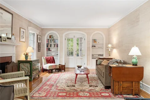 $895,000 | 640 East Avenue, Pawtucket, RI 02860