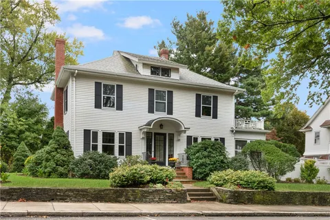 $895,000 | 640 East Avenue, Pawtucket, RI 02860