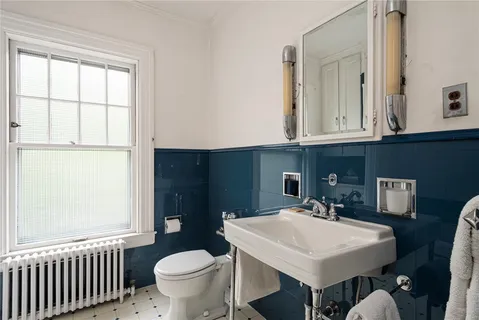 $895,000 | 640 East Avenue, Pawtucket, RI 02860