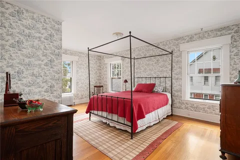 $895,000 | 640 East Avenue, Pawtucket, RI 02860