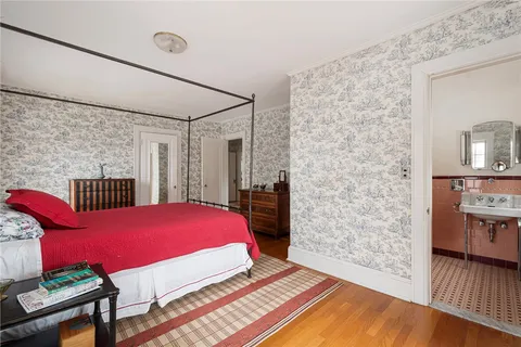 $895,000 | 640 East Avenue, Pawtucket, RI 02860