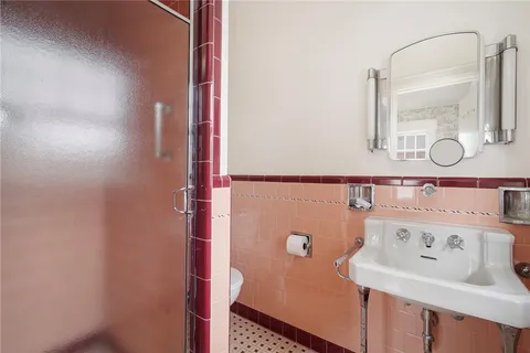 $895,000 | 640 East Avenue, Pawtucket, RI 02860