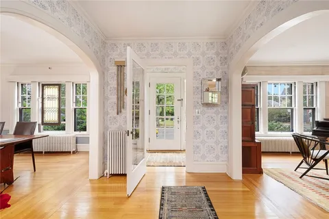 $895,000 | 640 East Avenue, Pawtucket, RI 02860