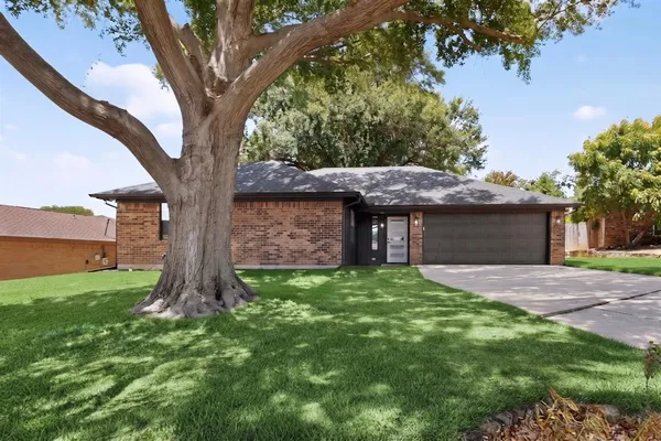 $360,000 | 3804 Wrexgate Court, Arlington, TX 76016