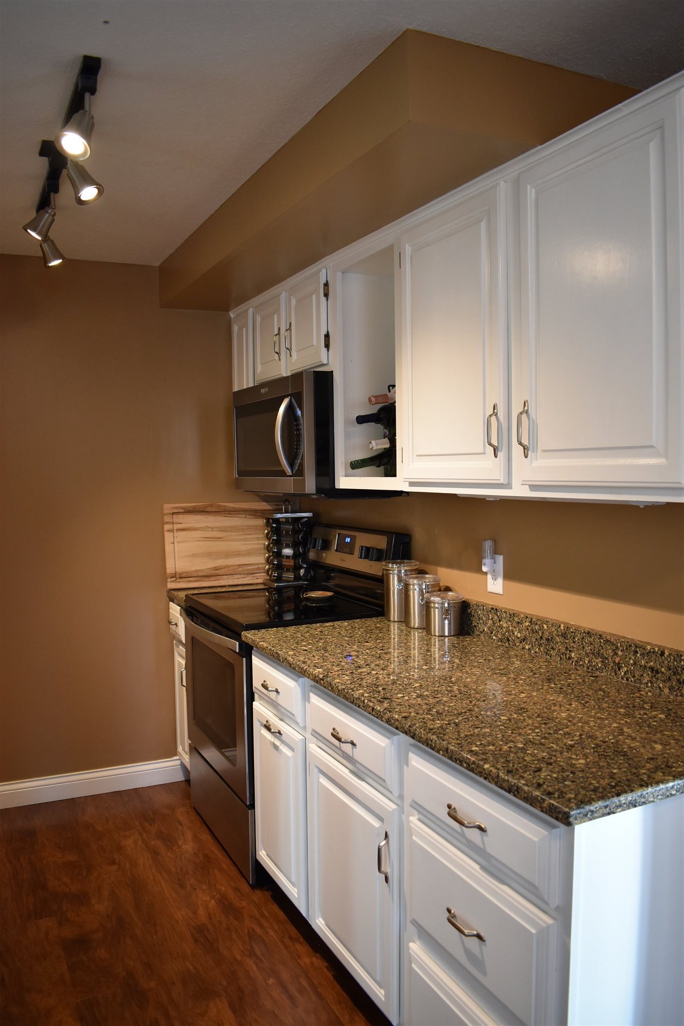 306 Elm Grove Road Bluffton, IN 46714 - Photo 9 of 36 Gallery Image 9