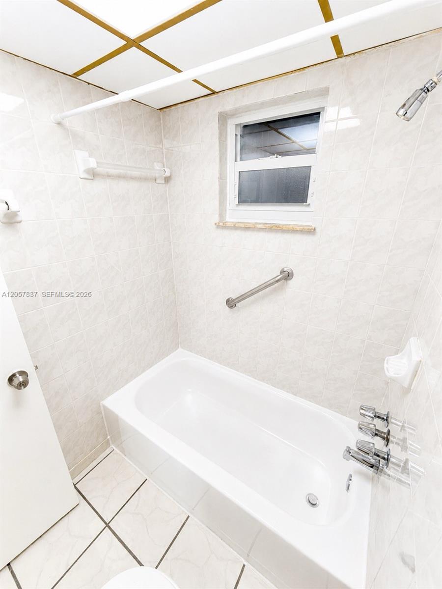 2400 Northwest 16th St Road, Unit 407 Miami, FL 33125 - Photo 12 of 49 Gallery Image 12