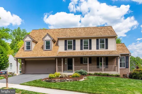 $950,000 | 8051 Oak Hollow Lane, Fairfax Station, VA 22039