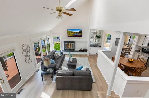 $950,000 | 8051 Oak Hollow Lane, Fairfax Station, VA 22039