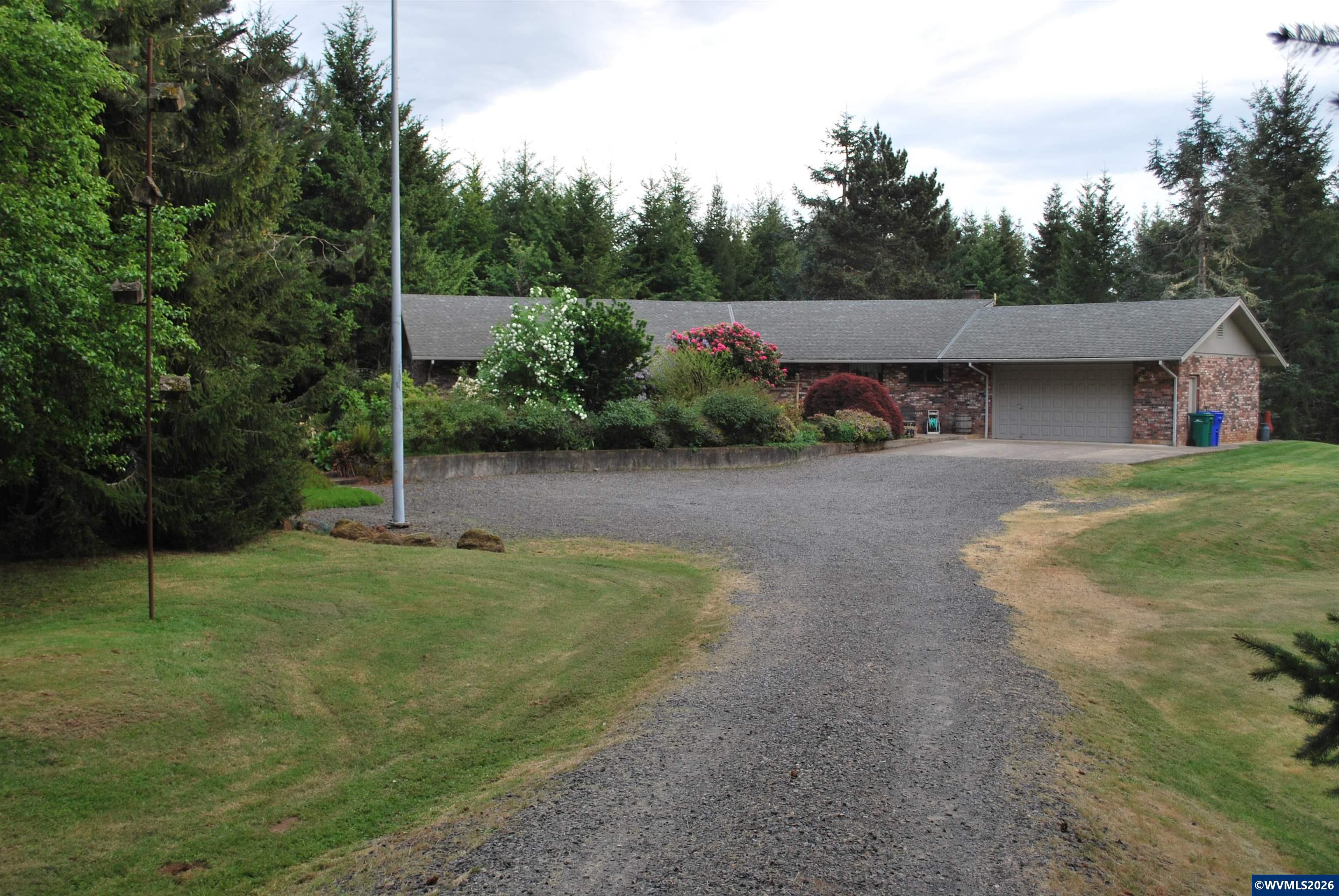 27572 South Kinzy Road Estacada, OR 97023 - Photo 2 of 50 a view of a back yard