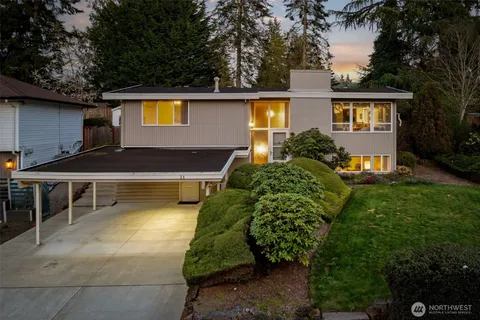 $1,350,000 | 24 158th Place Southeast, Bellevue, WA 98008