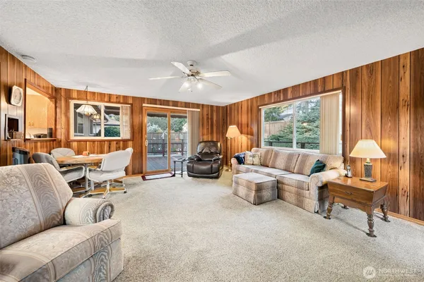 $1,350,000 | 24 158th Place Southeast, Bellevue, WA 98008