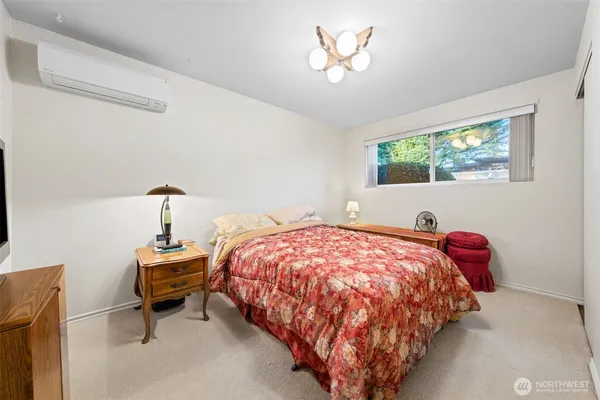 $1,350,000 | 24 158th Place Southeast, Bellevue, WA 98008