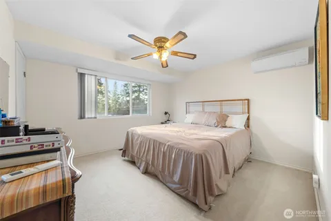 $1,350,000 | 24 158th Place Southeast, Bellevue, WA 98008