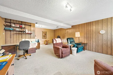 $1,350,000 | 24 158th Place Southeast, Bellevue, WA 98008