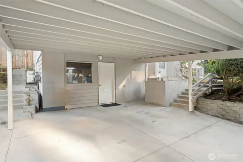 $1,350,000 | 24 158th Place Southeast, Bellevue, WA 98008