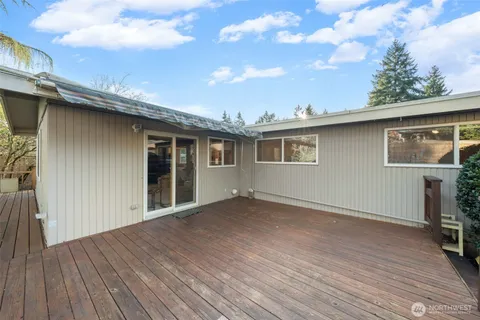 $1,350,000 | 24 158th Place Southeast, Bellevue, WA 98008