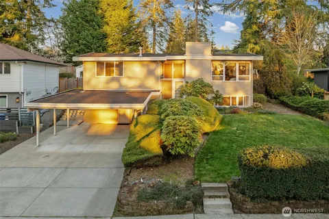 $1,350,000 | 24 158th Place Southeast, Bellevue, WA 98008