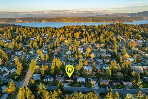 $1,350,000 | 24 158th Place Southeast, Bellevue, WA 98008