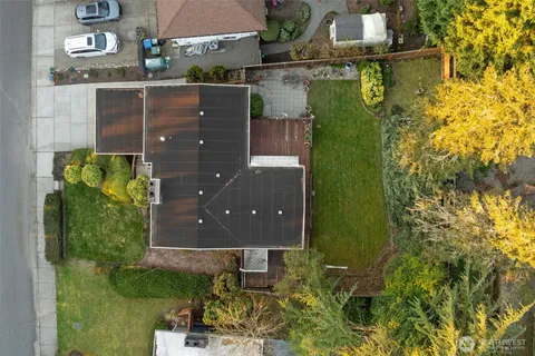 $1,350,000 | 24 158th Place Southeast, Bellevue, WA 98008