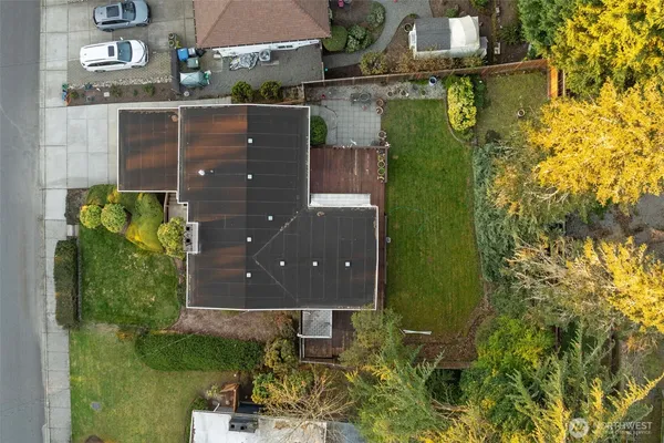 $1,350,000 | 24 158th Place Southeast, Bellevue, WA 98008