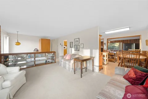 $1,350,000 | 24 158th Place Southeast, Bellevue, WA 98008