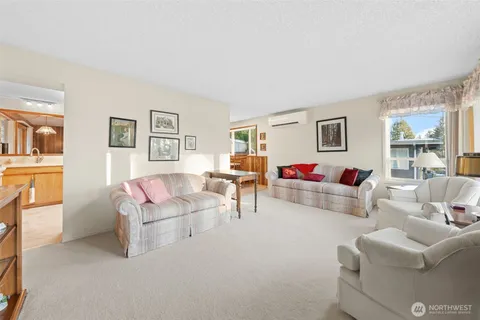 $1,350,000 | 24 158th Place Southeast, Bellevue, WA 98008