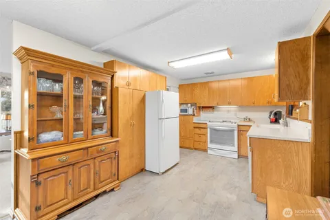 $1,350,000 | 24 158th Place Southeast, Bellevue, WA 98008