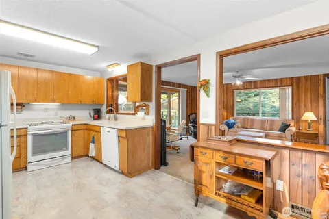 $1,350,000 | 24 158th Place Southeast, Bellevue, WA 98008