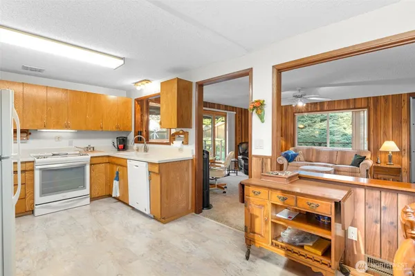 $1,350,000 | 24 158th Place Southeast, Bellevue, WA 98008