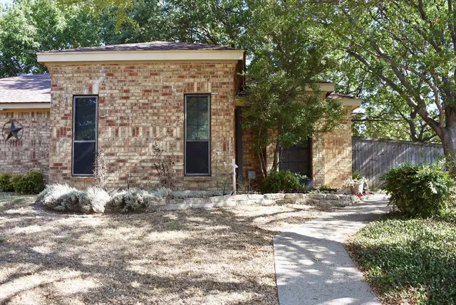 $1,695 | 10300 Little Valley Road, Fort Worth, TX 76108