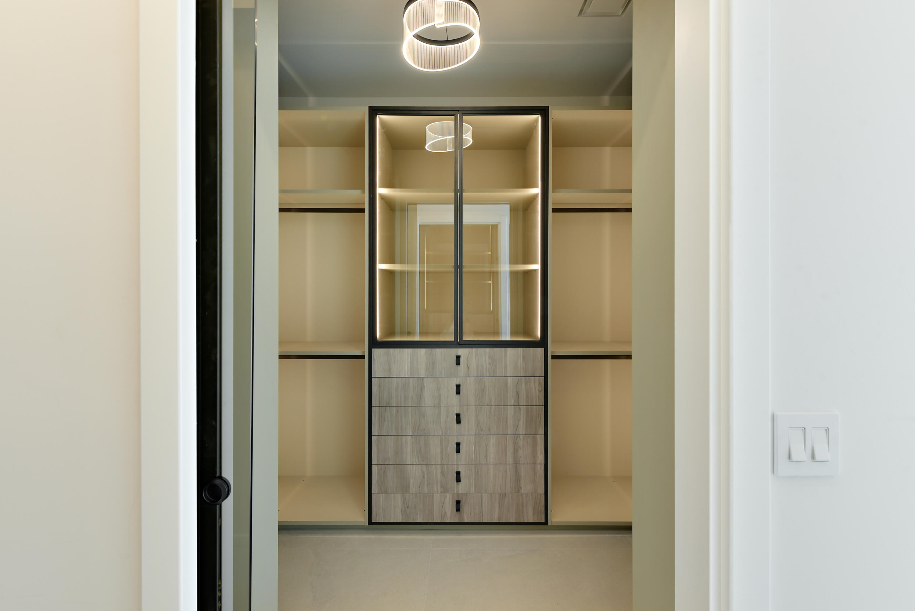 17577 Scarsdale Way Boca Raton, FL 33496 - Photo 44 of 145 a view of walk in closet with window
