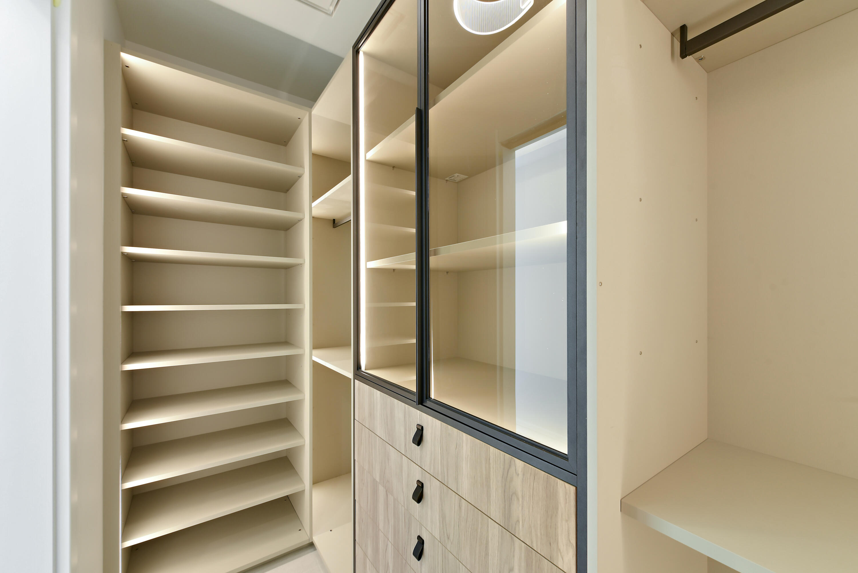 17577 Scarsdale Way Boca Raton, FL 33496 - Photo 45 of 145 a view of walk in closet with empty racks