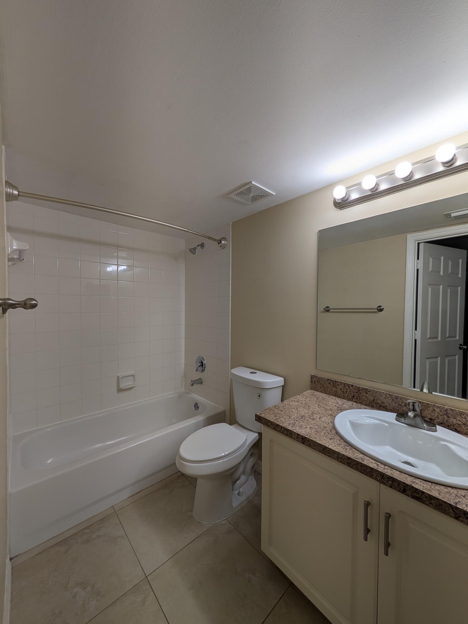 5011 Wiles Road, Unit 208 Coconut Creek, FL 33073 - Photo 8 of 23 1000014707