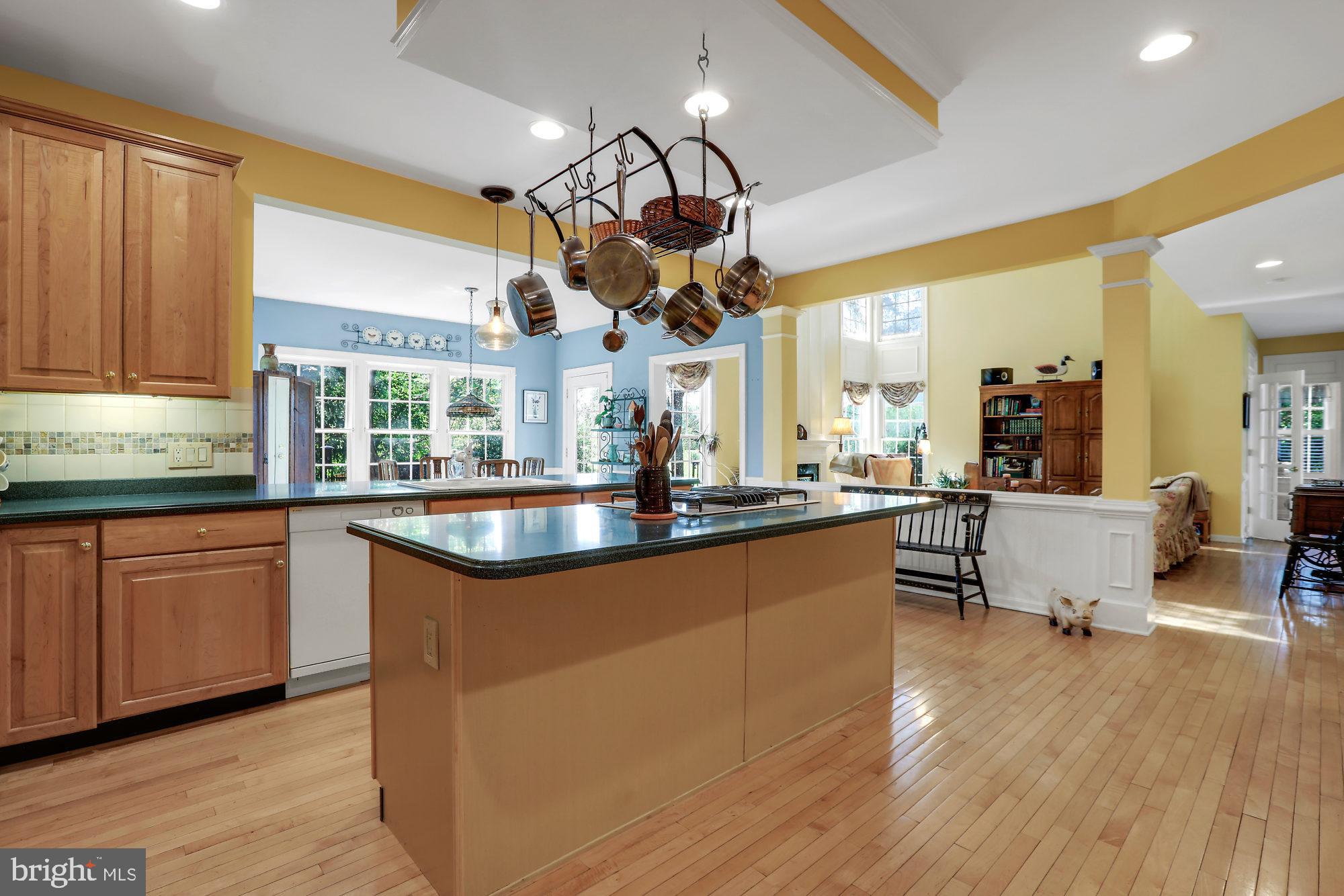13 Manor Road Newtown, PA 18940 - Photo 11 of 38 Kitchen