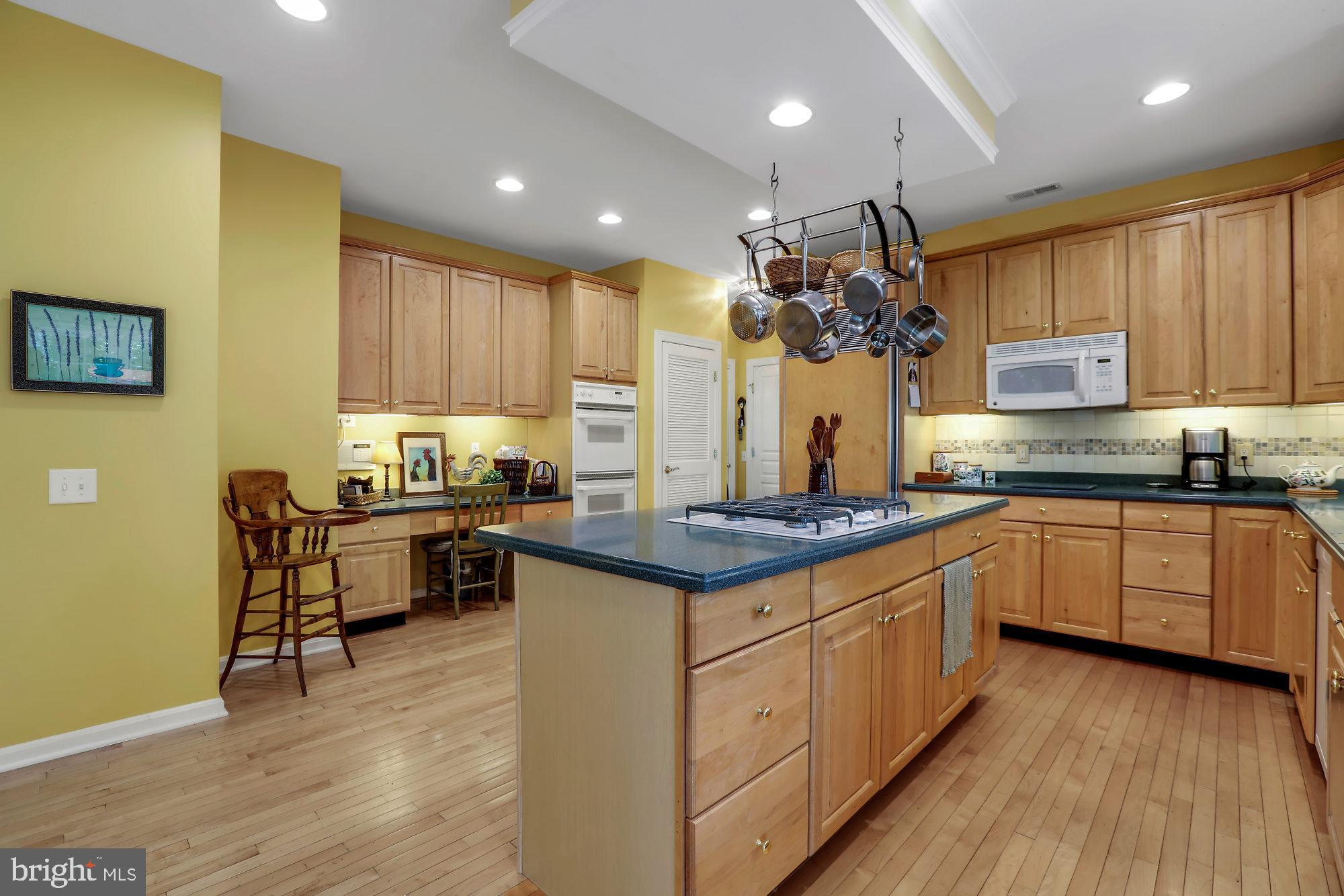 13 Manor Road Newtown, PA 18940 - Photo 12 of 38 Kitchen