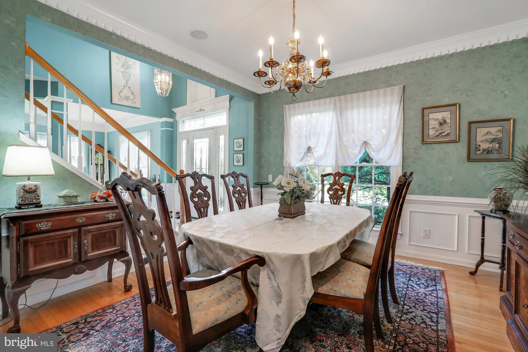 13 Manor Road Newtown, PA 18940 - Photo 6 of 38 Dining Room