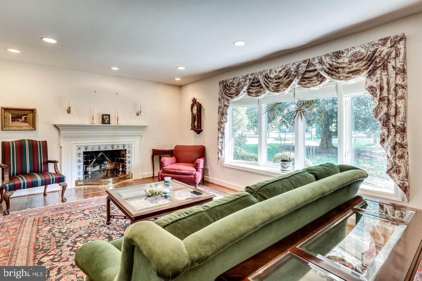 9208 Seven Locks Road Bethesda, MD 20817 - Photo 14 of 47 Gallery Image 14