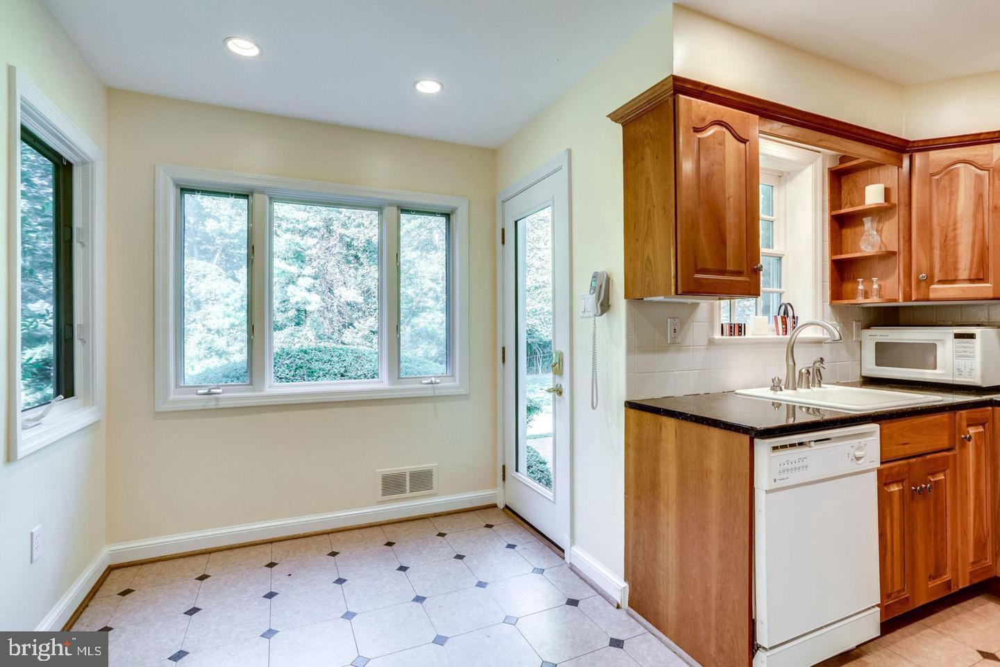9208 Seven Locks Road Bethesda, MD 20817 - Photo 23 of 47 Gallery Image 23