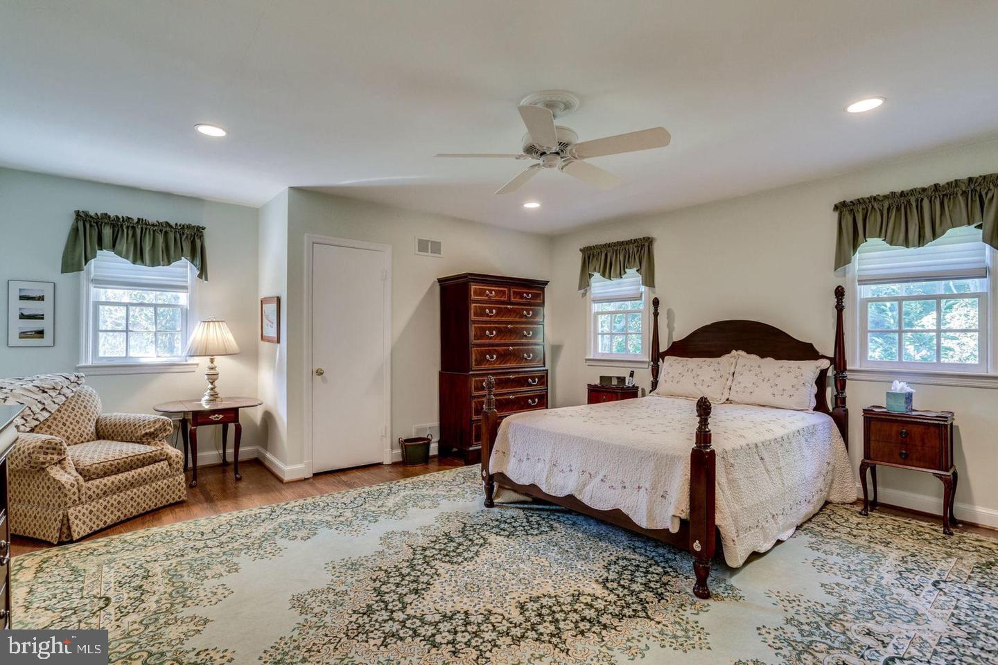 9208 Seven Locks Road Bethesda, MD 20817 - Photo 27 of 47 Gallery Image 27