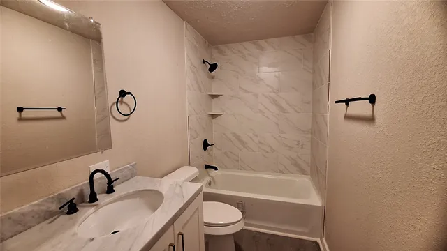 $325,000 | 1284 Beaver Lake Drive, Caldwell, TX 77836